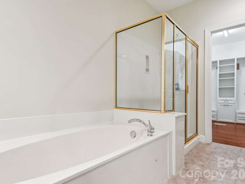 10826 Rogalla Drive, Charlotte, NC 28277.  MLS# CAR4349718, YatesRealty ID 2784. 