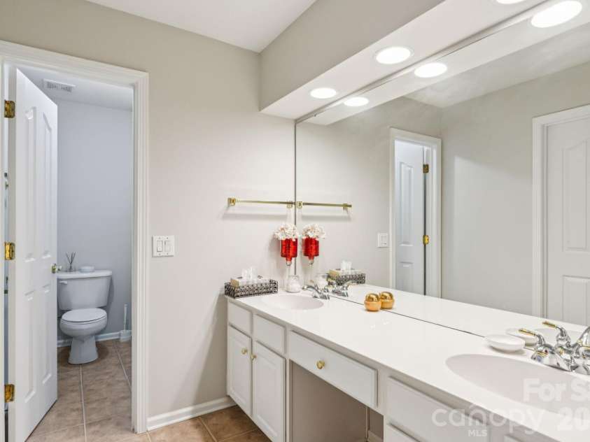 10826 Rogalla Drive, Charlotte, NC 28277.  MLS# CAR4349718, YatesRealty ID 2784. 