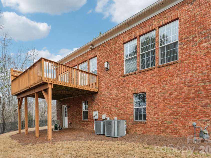 10826 Rogalla Drive, Charlotte, NC 28277.  MLS# CAR4349718, YatesRealty ID 2784. 