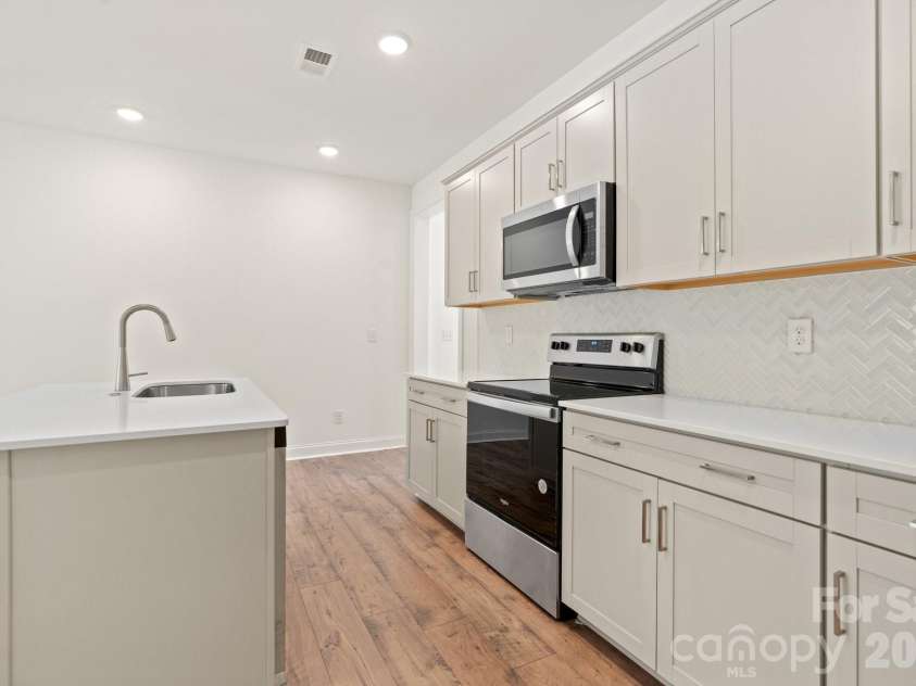 135 Cherry Springs Lane, Asheville, NC 28804.  MLS# CAR4336896, YatesRealty ID 2784. 