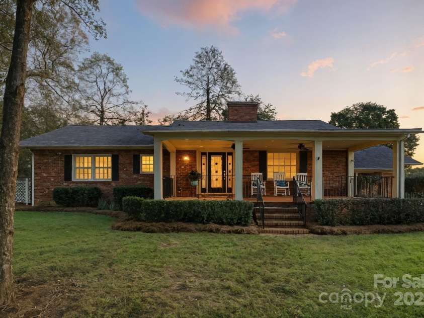 109 Nesting Quail Lane, Mooresville, NC 28117.  MLS# CAR4279111, YatesRealty ID 27840. Welcome Home!!