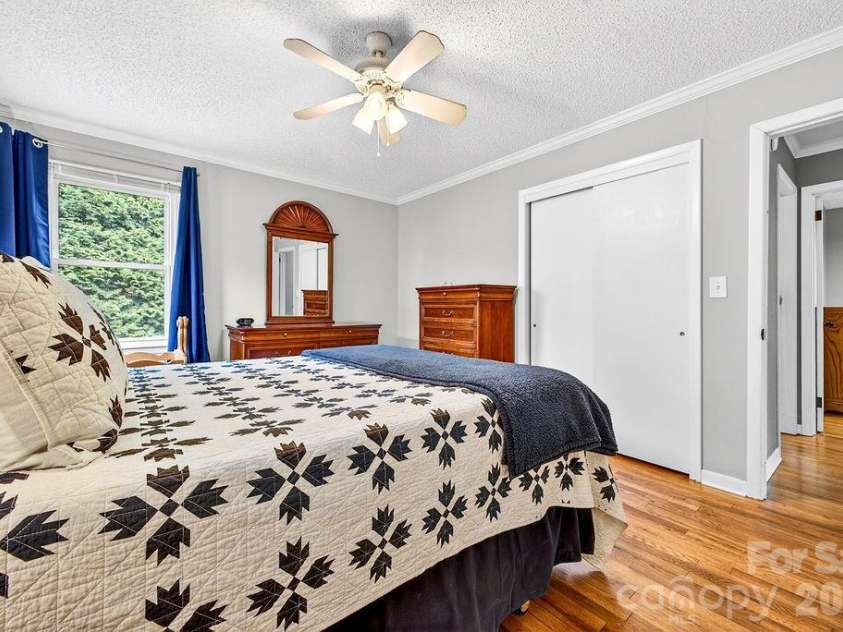 204 Oak Grove Road, East Flat Rock, NC 28726.  MLS# CAR4378681, YatesRealty ID 27840. 