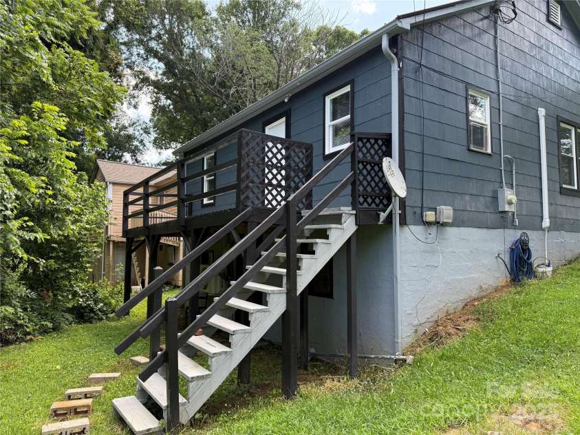 703 Stage Street, Lenoir, NC 28645.  MLS# CAR4278258, YatesRealty ID 27841. 