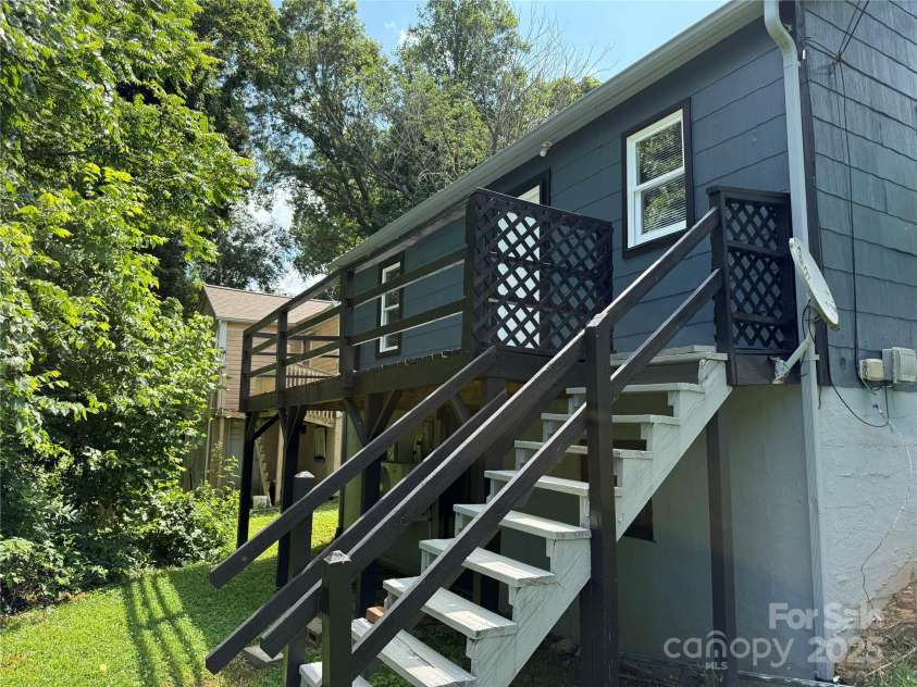 703 Stage Street, Lenoir, NC 28645.  MLS# CAR4278258, YatesRealty ID 27841. 