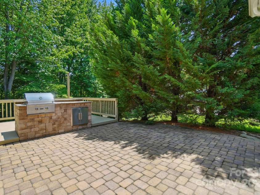 9330 Carneros Creek Road, Charlotte, NC 28214.  MLS# CAR4270706, YatesRealty ID 27842. 