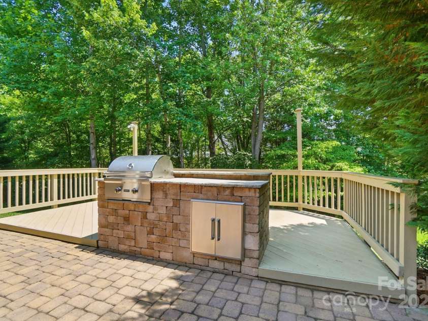 9330 Carneros Creek Road, Charlotte, NC 28214.  MLS# CAR4270706, YatesRealty ID 27842. 