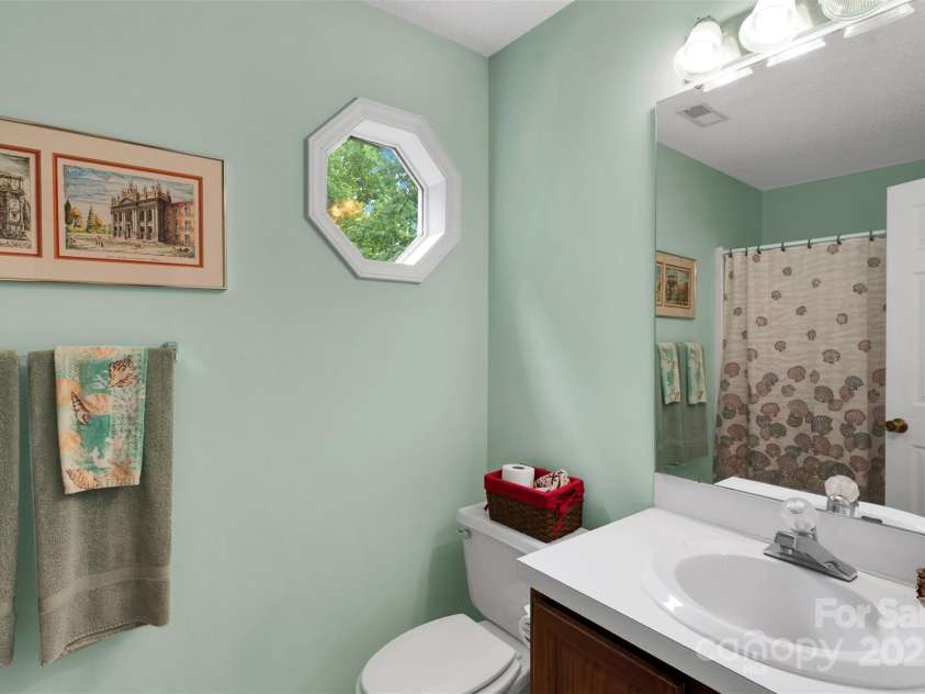 8506 Graham Road, Denver, NC 28037.  MLS# CAR4261302, YatesRealty ID 27844. Bathroom #3