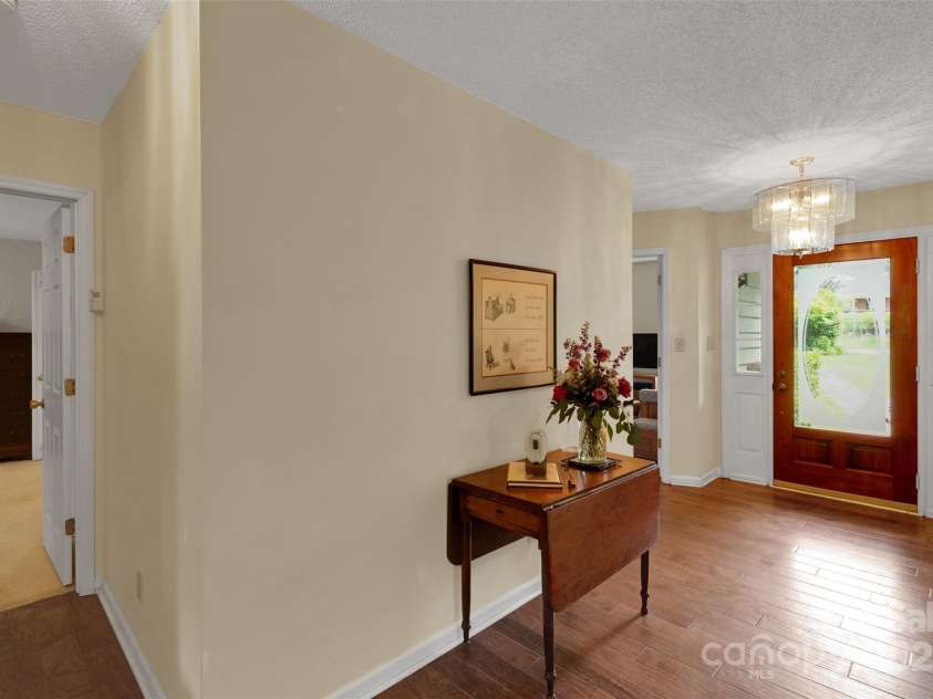 8506 Graham Road, Denver, NC 28037.  MLS# CAR4261302, YatesRealty ID 27844. Entry way