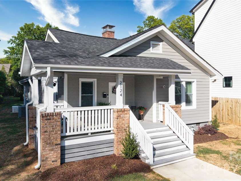 2124 Roslyn Avenue, Charlotte, NC 28208.  MLS# CAR4249352, YatesRealty ID 27845. 