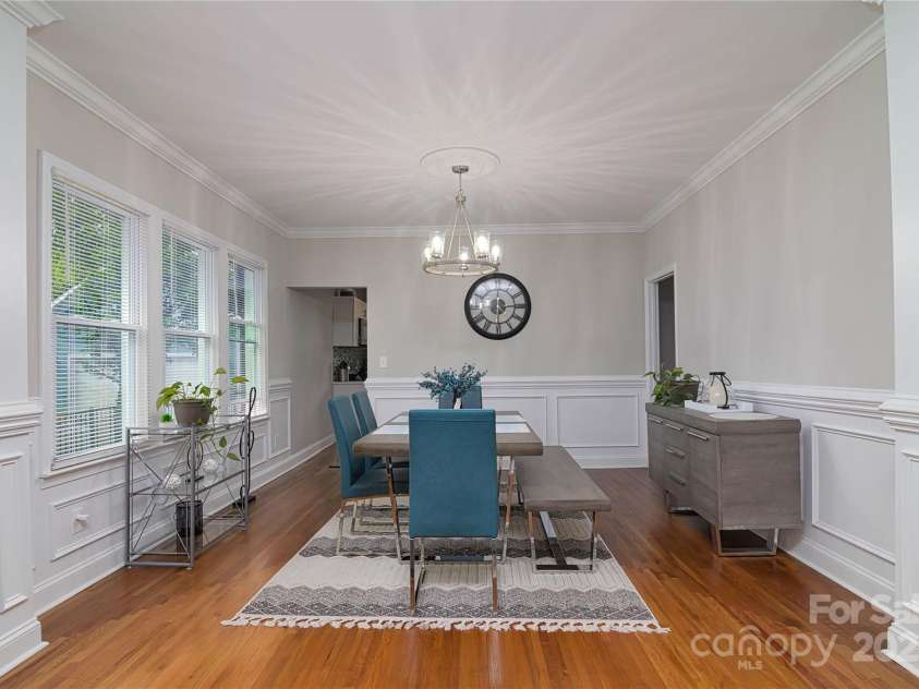 2124 Roslyn Avenue, Charlotte, NC 28208.  MLS# CAR4249352, YatesRealty ID 27845. 