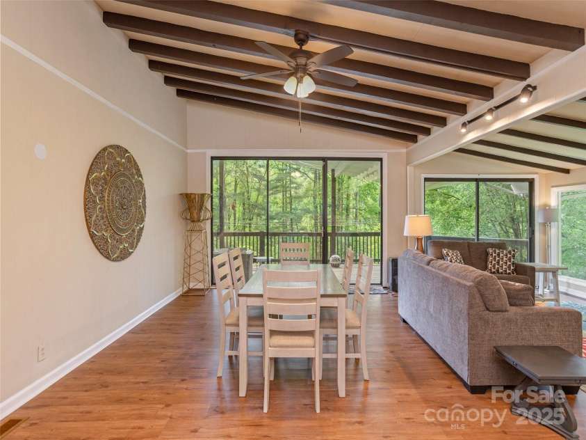 61 Lake View Road, Hendersonville, NC 28739.  MLS# CAR4255428, YatesRealty ID 27846. 