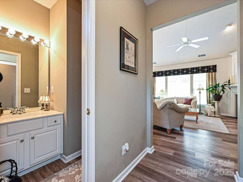 334 Matthews Estates Road, Matthews, NC 28105.  MLS# CAR4282060, YatesRealty ID 27847. 