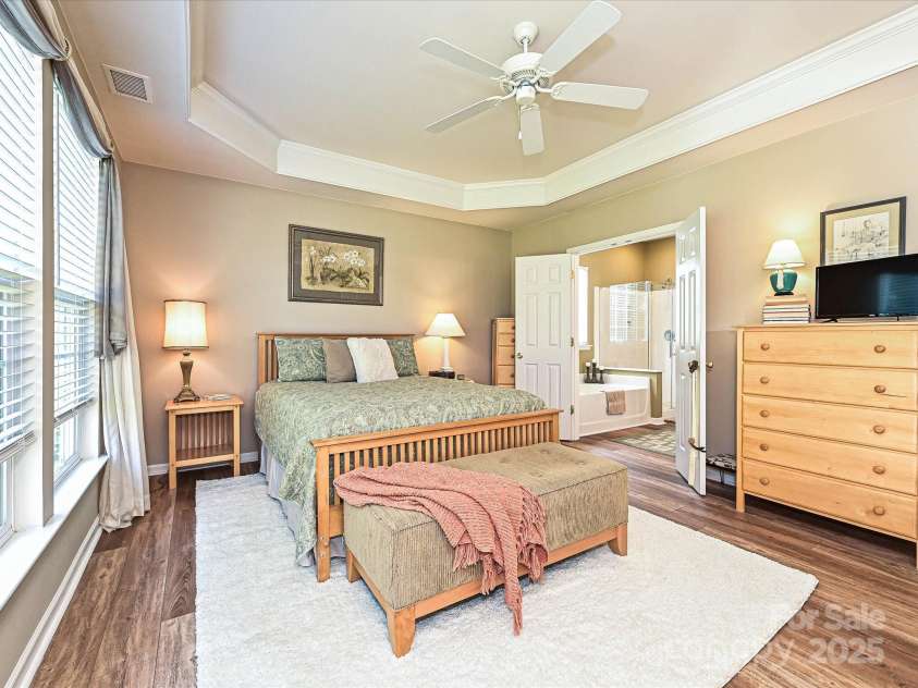 334 Matthews Estates Road, Matthews, NC 28105.  MLS# CAR4282060, YatesRealty ID 27847. 