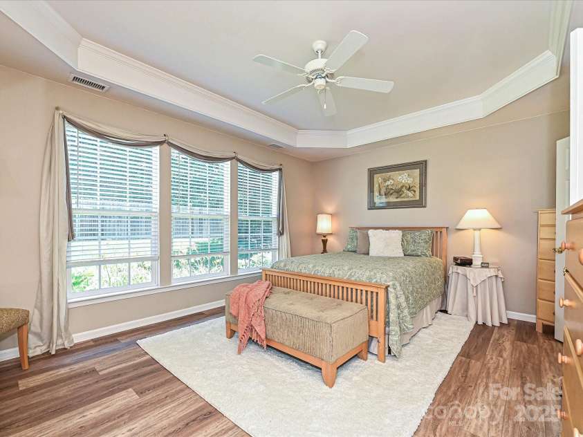 334 Matthews Estates Road, Matthews, NC 28105.  MLS# CAR4282060, YatesRealty ID 27847. 