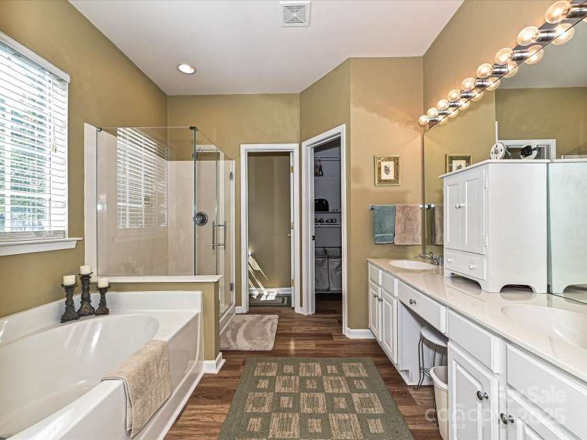 334 Matthews Estates Road, Matthews, NC 28105.  MLS# CAR4282060, YatesRealty ID 27847. 