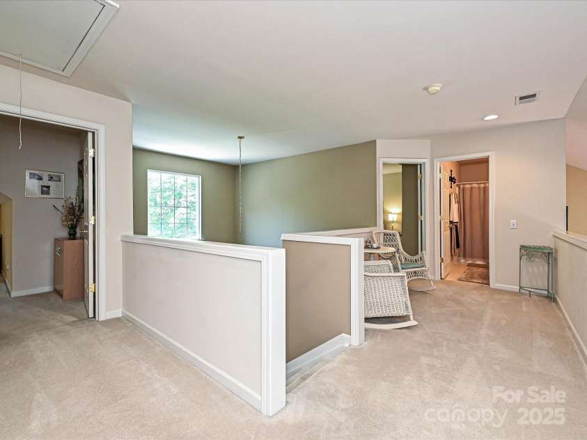 334 Matthews Estates Road, Matthews, NC 28105.  MLS# CAR4282060, YatesRealty ID 27847. 