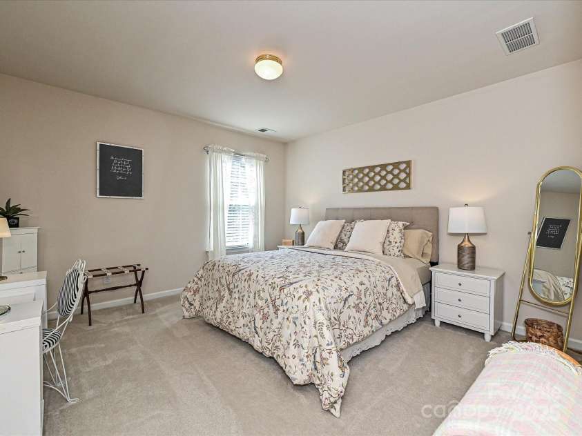 334 Matthews Estates Road, Matthews, NC 28105.  MLS# CAR4282060, YatesRealty ID 27847. 