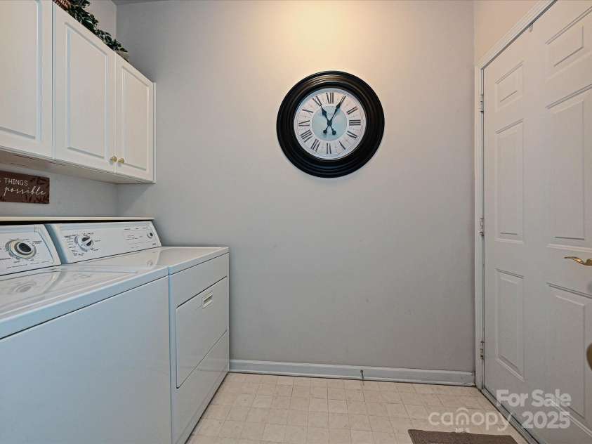 334 Matthews Estates Road, Matthews, NC 28105.  MLS# CAR4282060, YatesRealty ID 27847. 