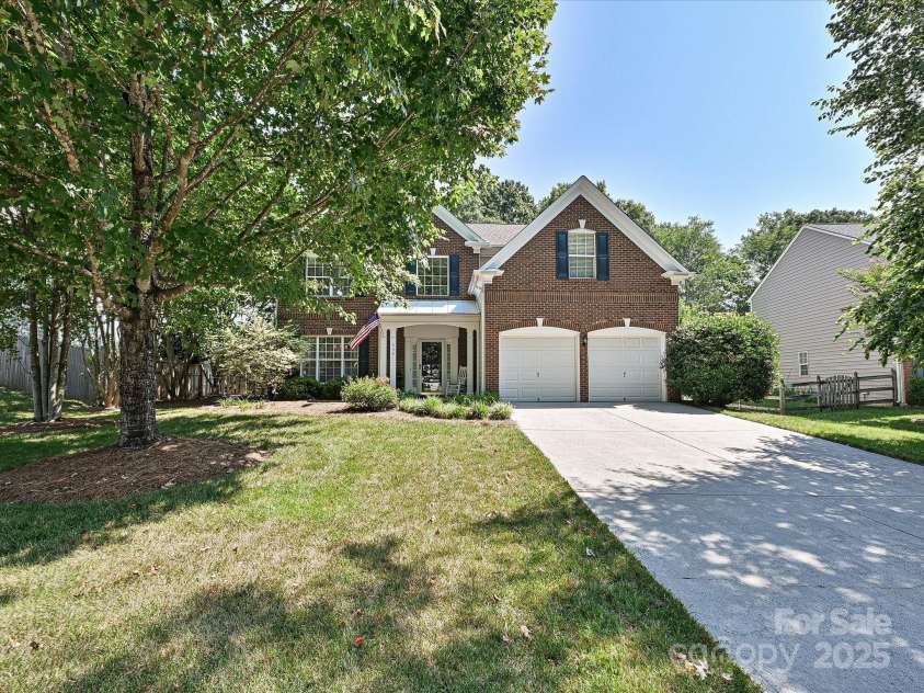 334 Matthews Estates Road, Matthews, NC 28105.  MLS# CAR4282060, YatesRealty ID 27847. 
