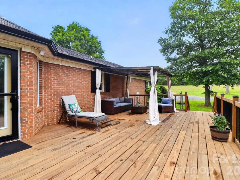 6720 County Line Road, Mount Pleasant, NC 28124.  MLS# CAR4389024, YatesRealty ID 27848. 