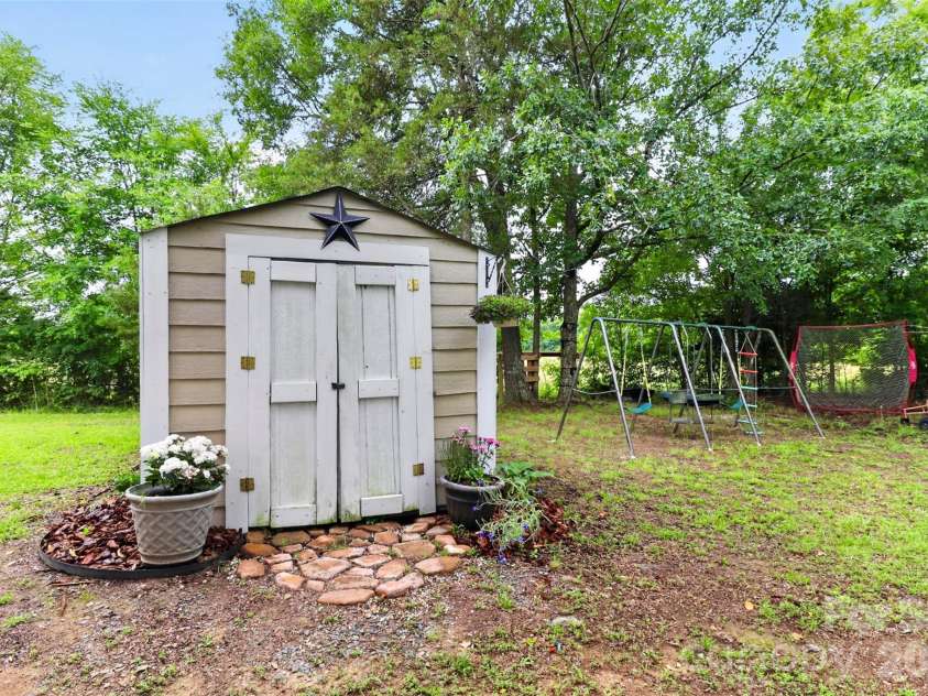 6720 County Line Road, Mount Pleasant, NC 28124.  MLS# CAR4389024, YatesRealty ID 27848. 