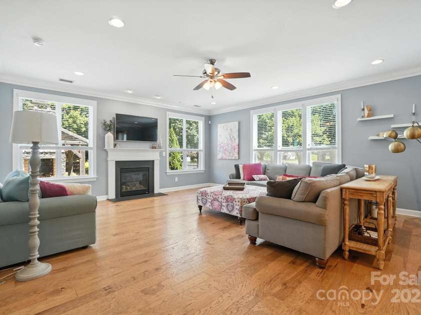 17425 Closest Pin Drive, Huntersville, NC 28078.  MLS# CAR4279964, YatesRealty ID 27849. 