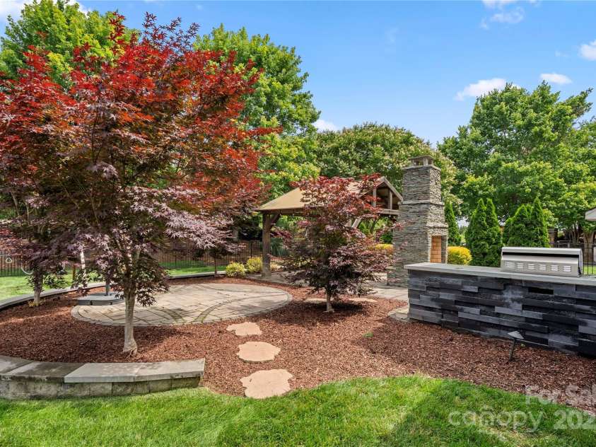 17425 Closest Pin Drive, Huntersville, NC 28078.  MLS# CAR4279964, YatesRealty ID 27849. 