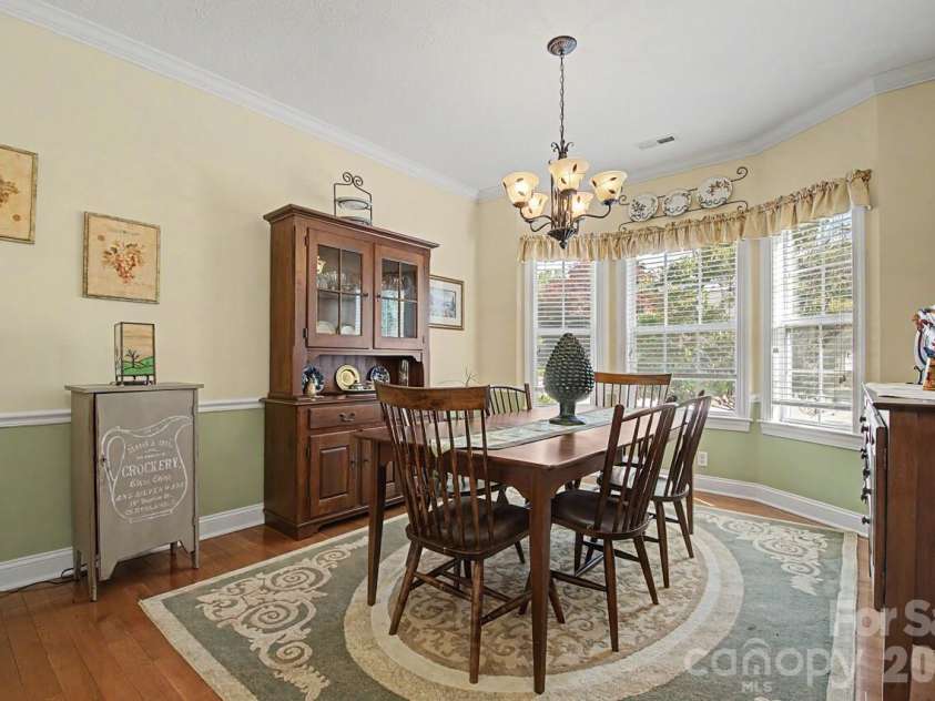 606 Carriage Commons Drive, Hendersonville, NC 28791.  MLS# CAR4386176, YatesRealty ID 27849. Dining Room