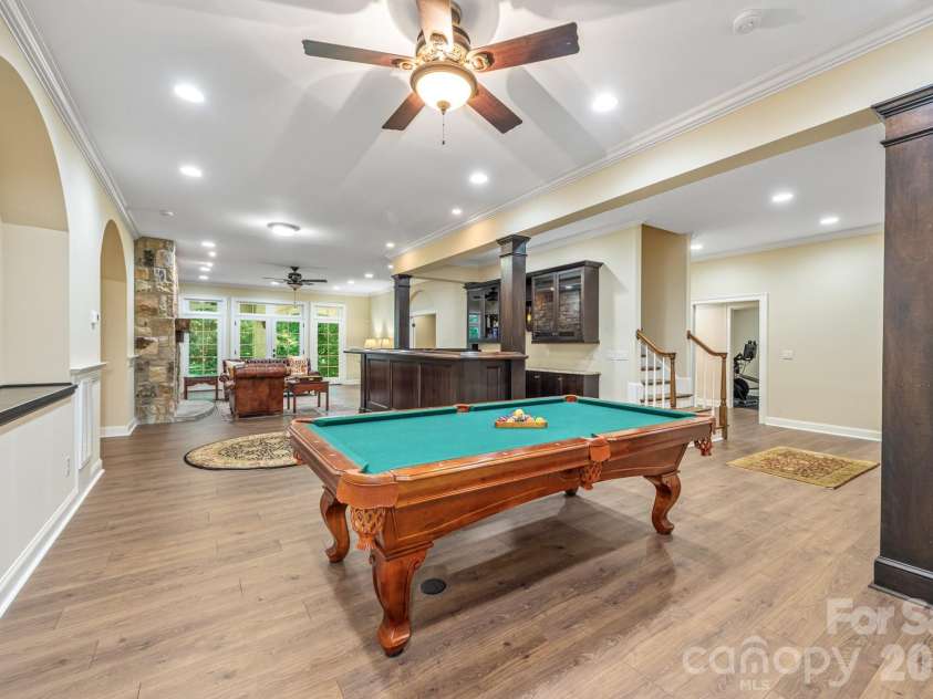 946 Laurel Creek Lane, Charlotte, NC 28211.  MLS# CAR4298519, YatesRealty ID 2785. 2nd living area in basement with bar area 