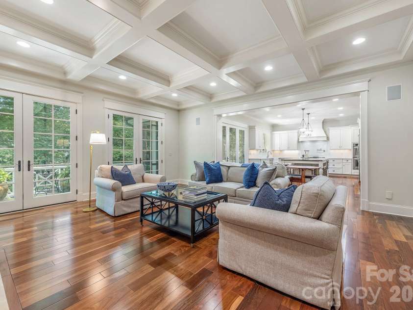 946 Laurel Creek Lane, Charlotte, NC 28211.  MLS# CAR4298519, YatesRealty ID 2785. Living Room off the kitchen