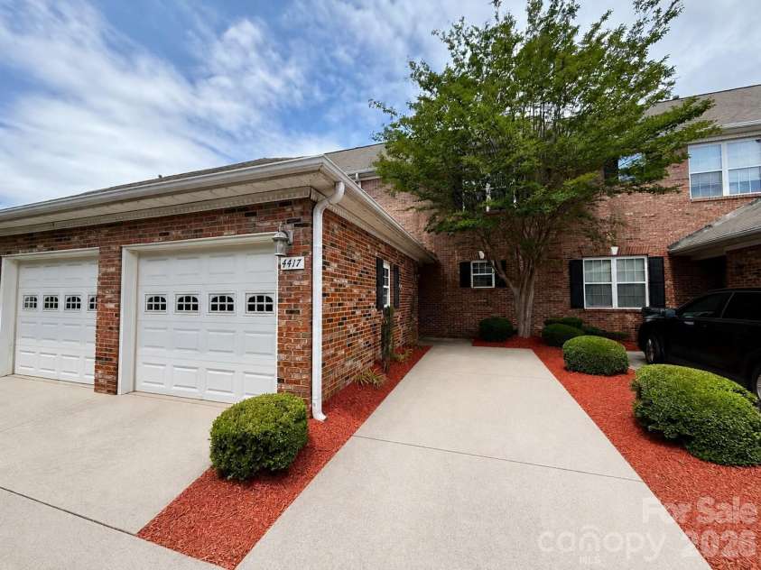 4417 Kathleen Court, Charlotte, NC 28217.  MLS# CAR4389976, YatesRealty ID 27850. 