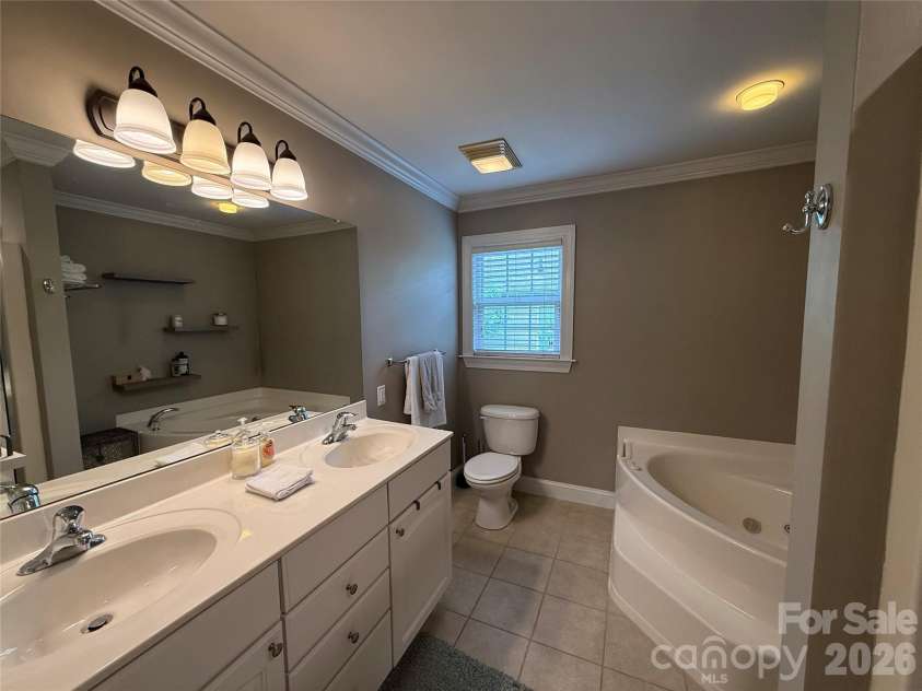 4417 Kathleen Court, Charlotte, NC 28217.  MLS# CAR4389976, YatesRealty ID 27850. 