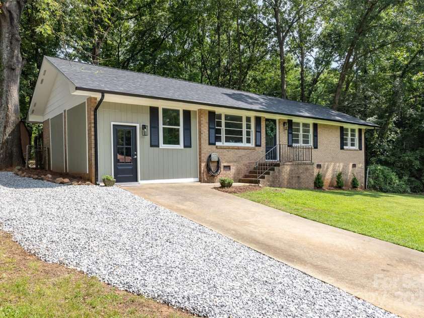 1948 Marett Boulevard, Rock Hill, SC 29732.  MLS# CAR4279829, YatesRealty ID 27851. 