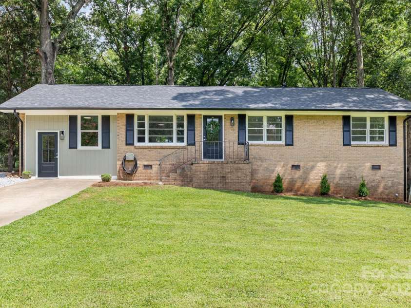 1948 Marett Boulevard, Rock Hill, SC 29732.  MLS# CAR4279829, YatesRealty ID 27851. 