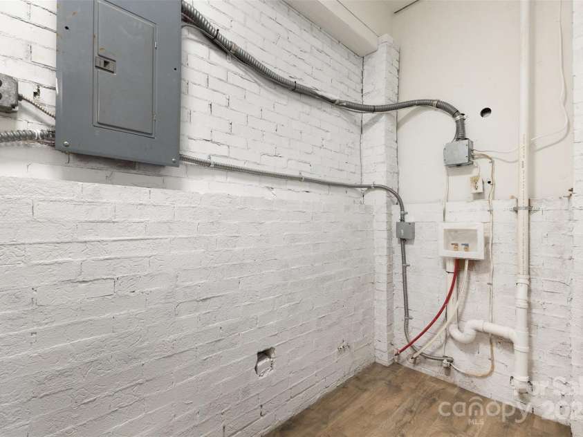 1948 Marett Boulevard, Rock Hill, SC 29732.  MLS# CAR4279829, YatesRealty ID 27851. Laundry Room