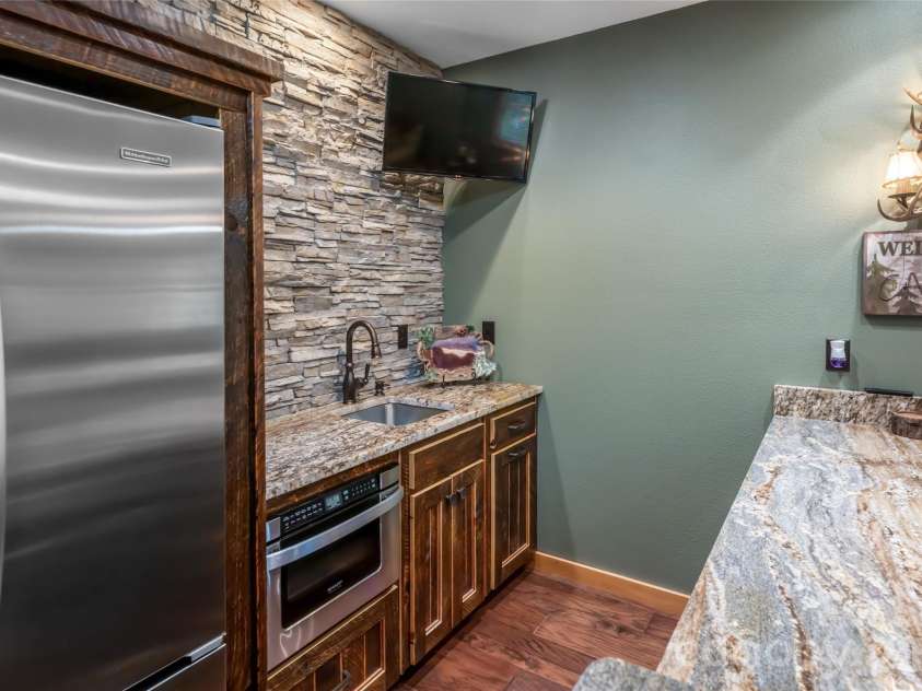 14 Marlin Trail, Waynesville, NC 28785.  MLS# CAR4385965, YatesRealty ID 27852. 