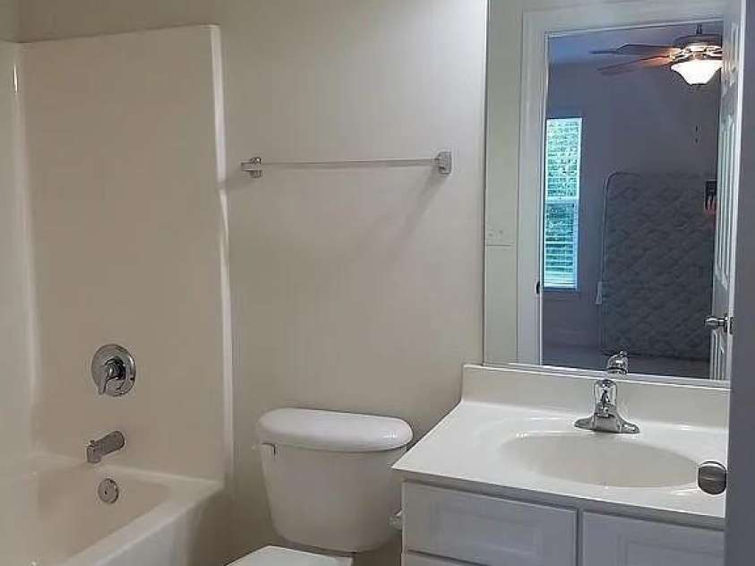 219 Flowering Grove Lane, Mooresville, NC 28115.  MLS# CAR4275731, YatesRealty ID 27853. Upstairs Full Guest Bathroom