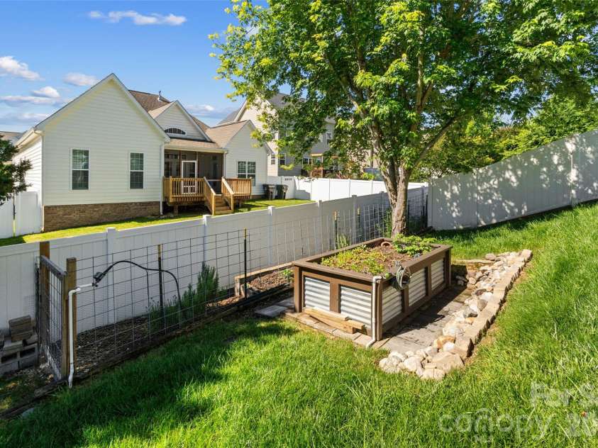 4111 Sunset Ridge, Rock Hill, SC 29732.  MLS# CAR4385227, YatesRealty ID 27853. 