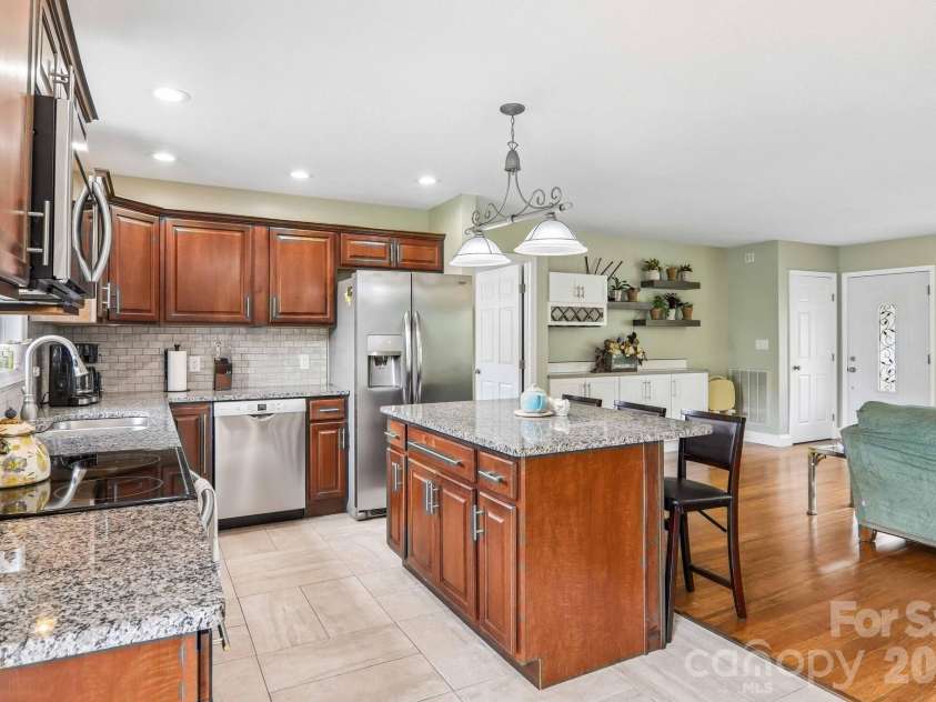 527 Trammell Avenue, Canton, NC 28716.  MLS# CAR4383238, YatesRealty ID 27854. 