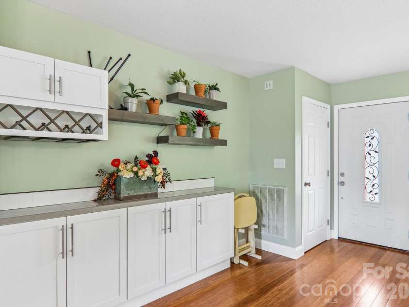 527 Trammell Avenue, Canton, NC 28716.  MLS# CAR4383238, YatesRealty ID 27854. 