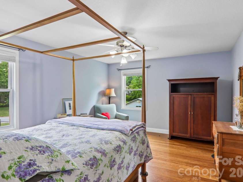 527 Trammell Avenue, Canton, NC 28716.  MLS# CAR4383238, YatesRealty ID 27854. 