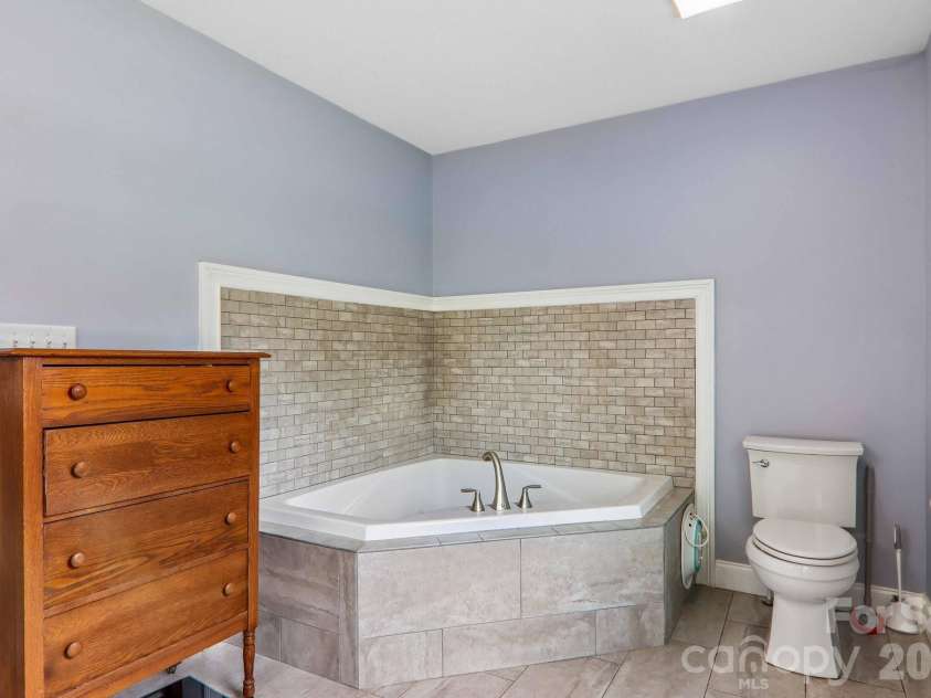 527 Trammell Avenue, Canton, NC 28716.  MLS# CAR4383238, YatesRealty ID 27854. 