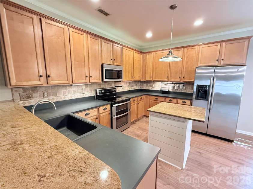 115 Thorsen Drive, Mooresville, NC 28117.  MLS# CAR4389151, YatesRealty ID 27855. 