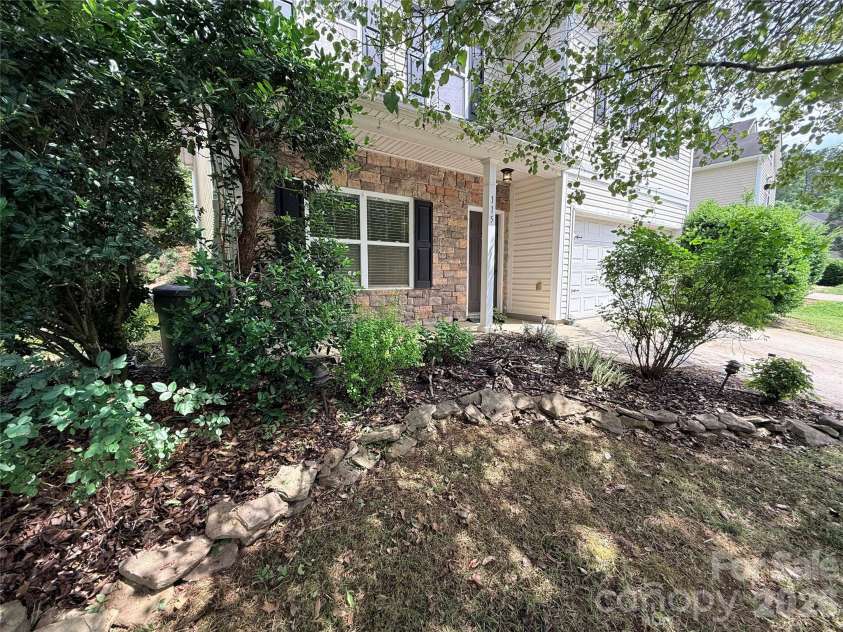 115 Thorsen Drive, Mooresville, NC 28117.  MLS# CAR4389151, YatesRealty ID 27855. 