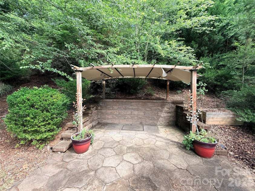 115 Thorsen Drive, Mooresville, NC 28117.  MLS# CAR4389151, YatesRealty ID 27855. 