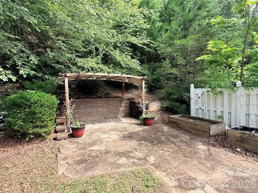 115 Thorsen Drive, Mooresville, NC 28117.  MLS# CAR4389151, YatesRealty ID 27855. 