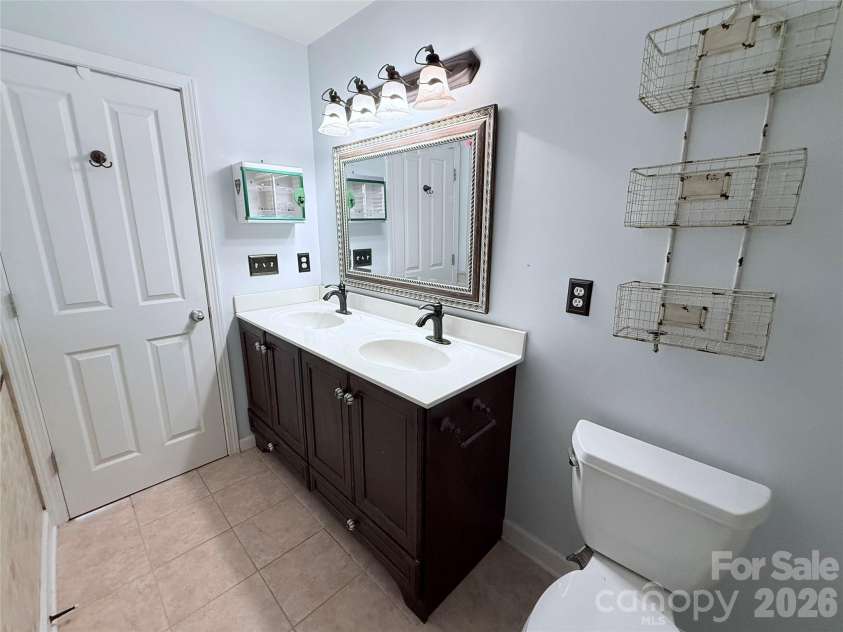 115 Thorsen Drive, Mooresville, NC 28117.  MLS# CAR4389151, YatesRealty ID 27855. 