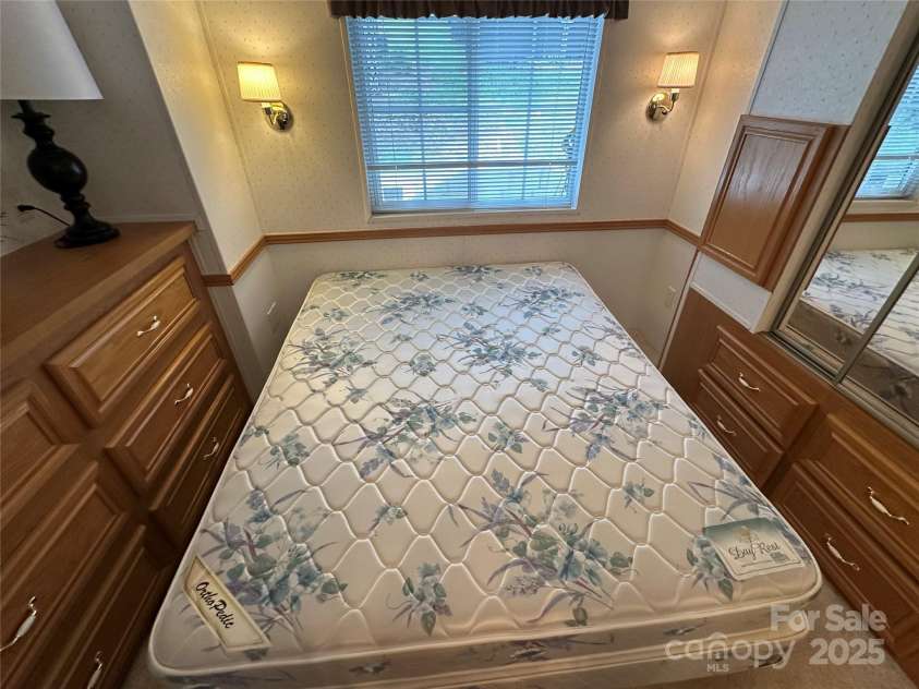 122 Maple Street, New London, NC 28127.  MLS# CAR4281600, YatesRealty ID 27856. 
