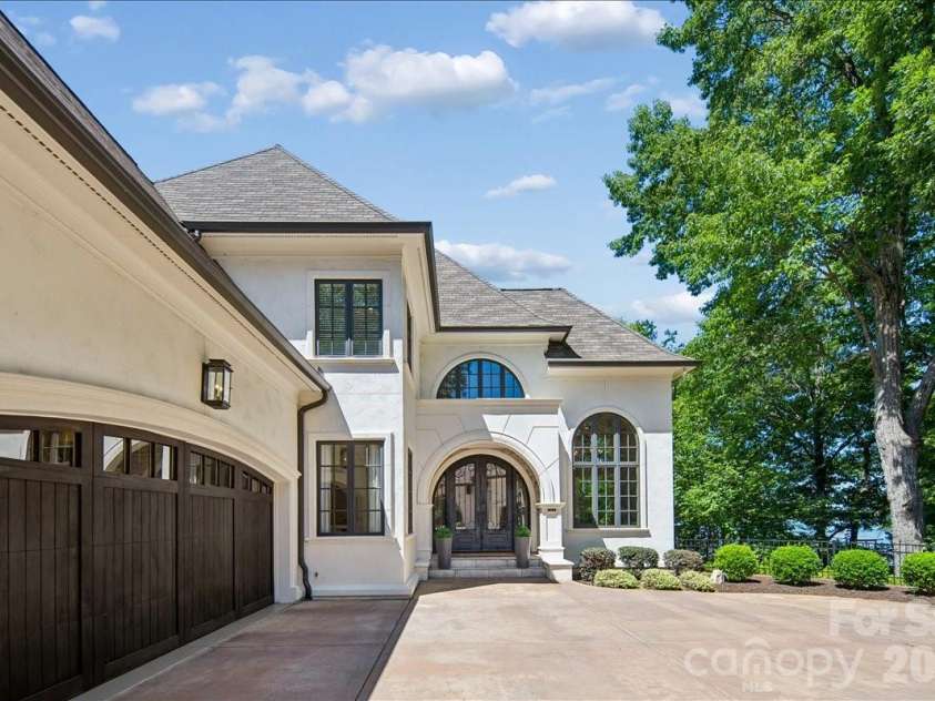15503 Fishermans Rest Court, Cornelius, NC 28031.  MLS# CAR4368975, YatesRealty ID 27856. 