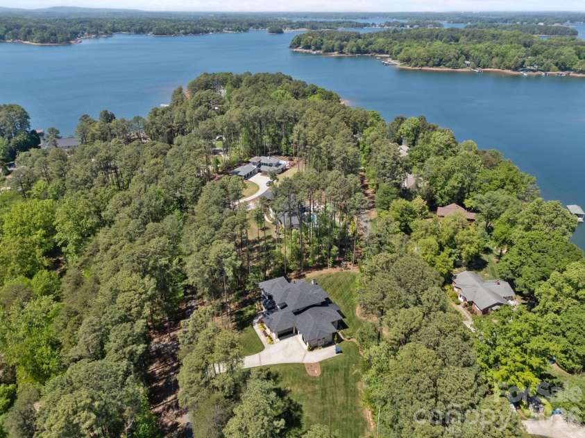 132 Binns Road, Mooresville, NC 28117.  MLS# CAR4379483, YatesRealty ID 27857. 